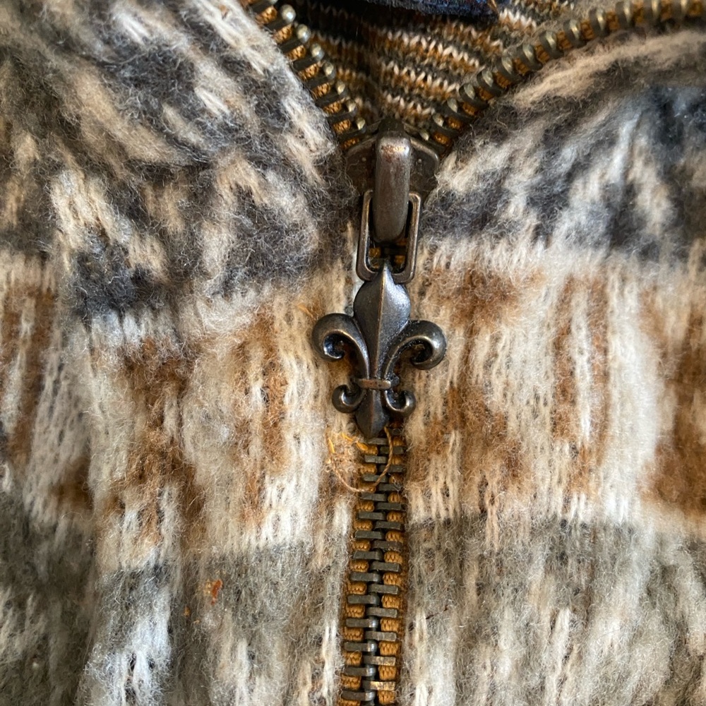 French Country Express Aztec Hooded Pullover - Picture 4 of 6